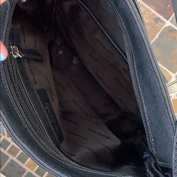 Michael Kors Crossbody - Picture 4 of 5